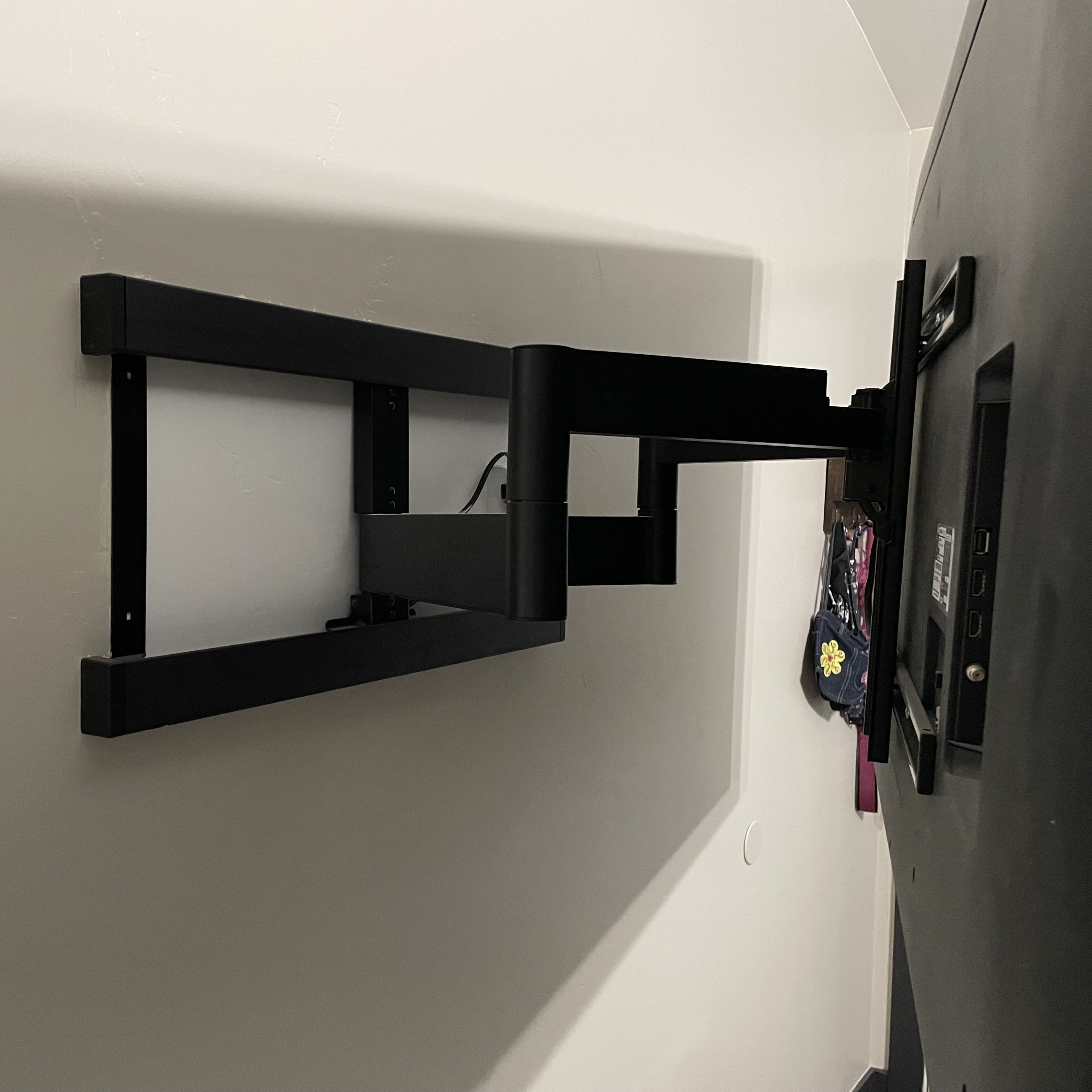 Flush TV Mounting